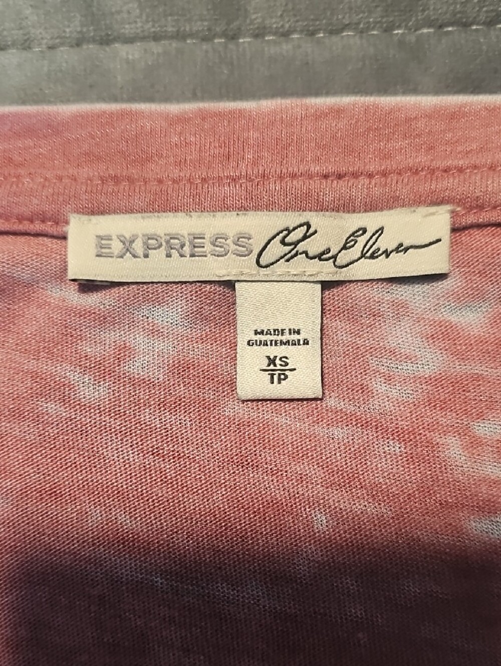 Express One Eleven Thin Mauve V-Neck, Longer Shirt Tail, Short Sleeve - Picture 3 of 5